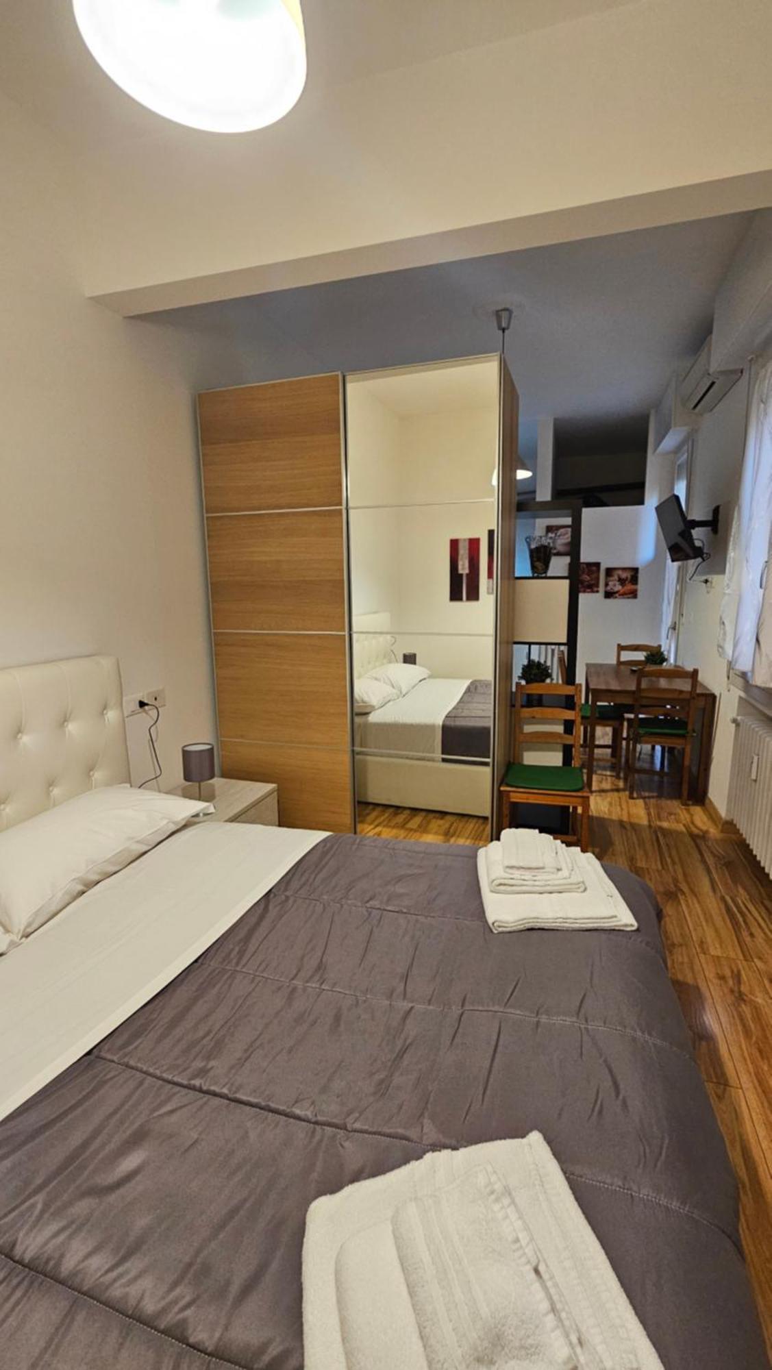 Residenza Ugo Bassi Apartment Bologna Luaran gambar